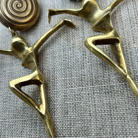 Vintage Brass Earrings Clip On Sculptural Modernist Ballet Dancer Ladies - Picture 10 of 11